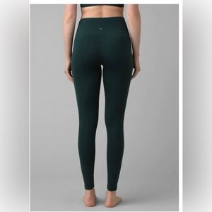 NWT Prana Transform 7/8 leggings deep pine Heather green sz. Small